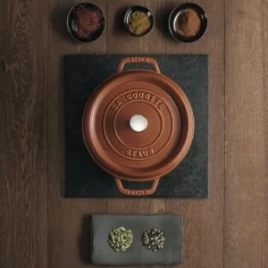 Staub Cocotte Rund Aus Gusseisen In Zimt 10, 8 Cm/ 5 Cm/ 0,25 Liter 11